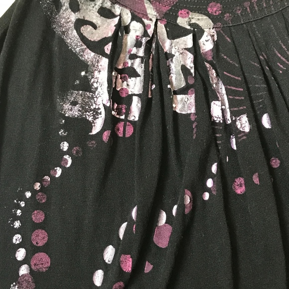 Express Sleeveless Top - Picture 2 of 8